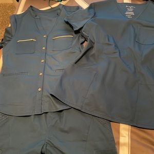 JAANNU Set of Scrubs